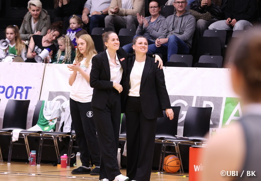 Tanja Kuzmanovic (Head Coach),Resa Petricevic (Assistant Coach)